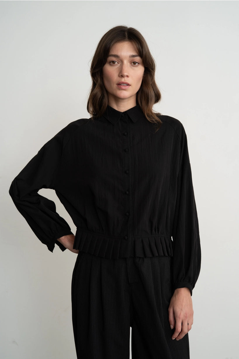 PLEATED HEM RAGLAN SHIRT