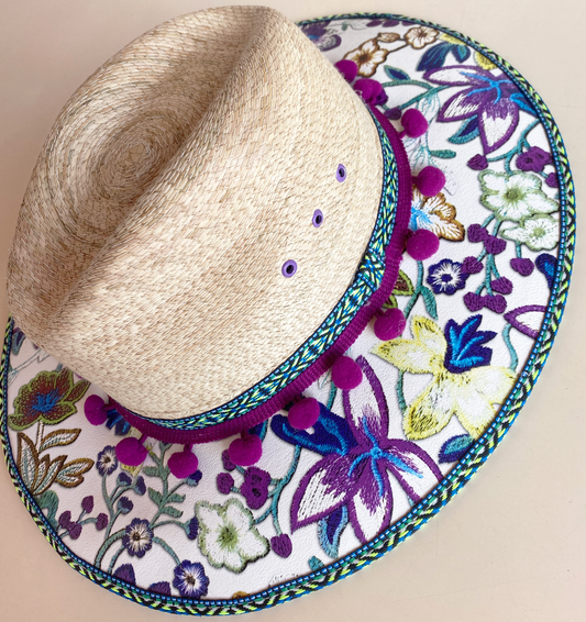 PURPLE FLOWER GRAPHIC HAT