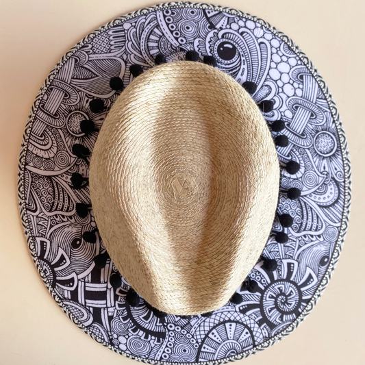 BLACK GRAPHIC HAT